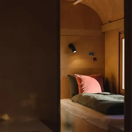 Glamping Im Zirkuswagen In