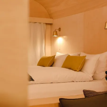 Glamping Im Zirkuswagen In 別荘